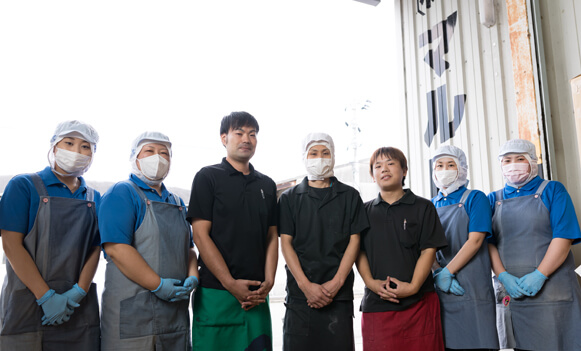 東浜工場従業員の集合写真